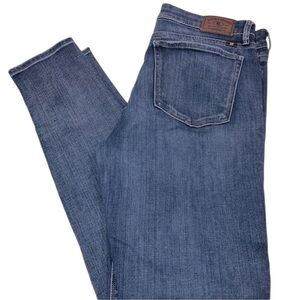 Lucky Brand Classic Blue Jeans available skinny size 6/28